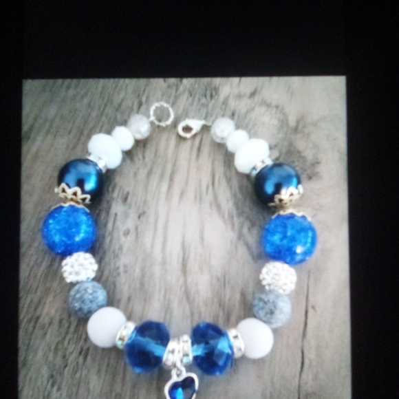 Bracelets - Picture 5 of 9